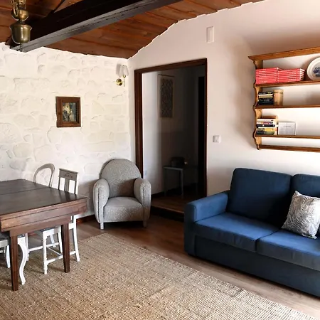 Casa Do Carvalho Farm stay Viatodos